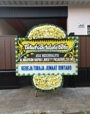Papan Bunga Duka di Kei Kecil Barat